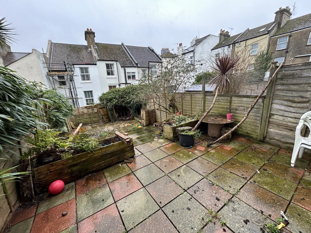 83 , Manor Road, Hastings, East Sussex TN34 3LP