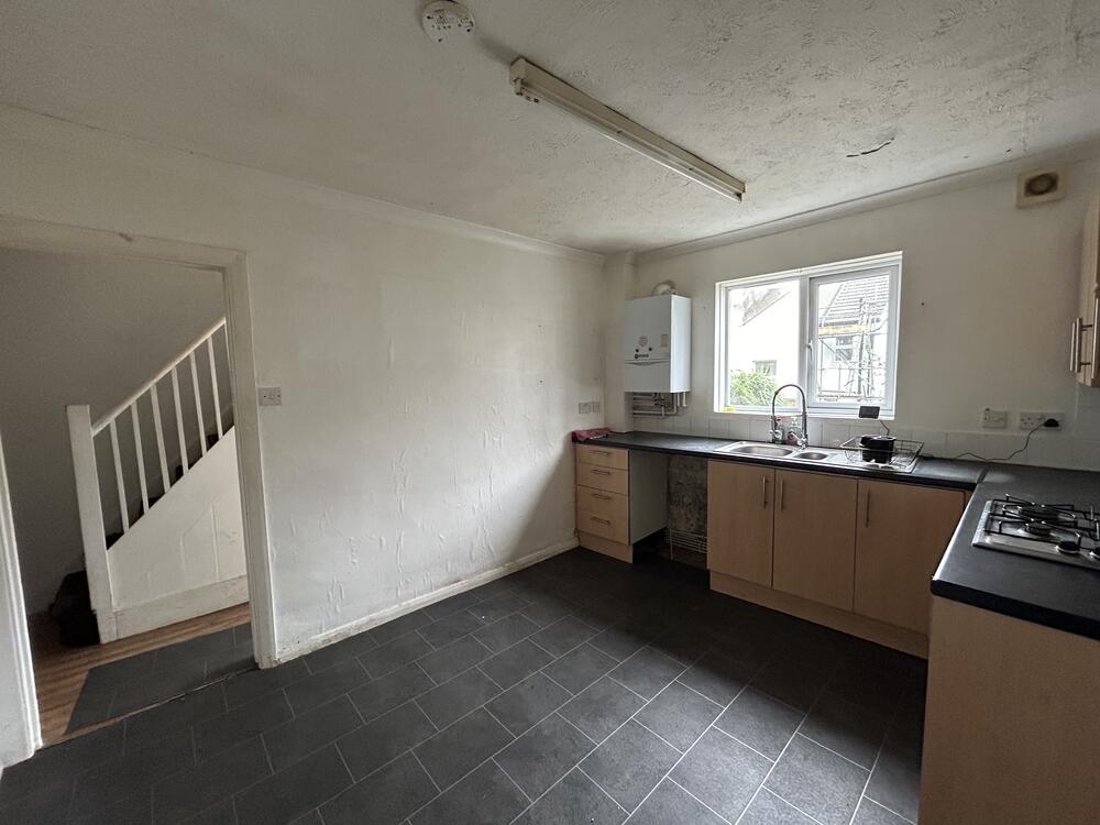 83 , Manor Road, Hastings, East Sussex TN34 3LP