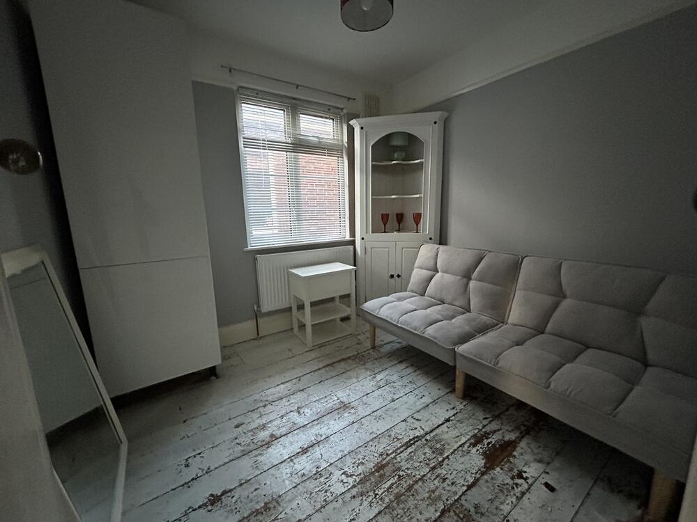 32, Shrublands Close, Chelmsford, Essex CM2 6LR