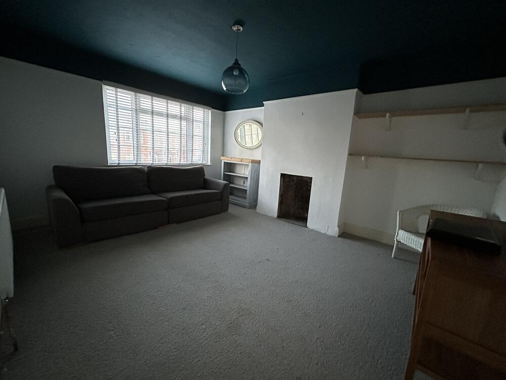 32, Shrublands Close, Chelmsford, Essex CM2 6LR