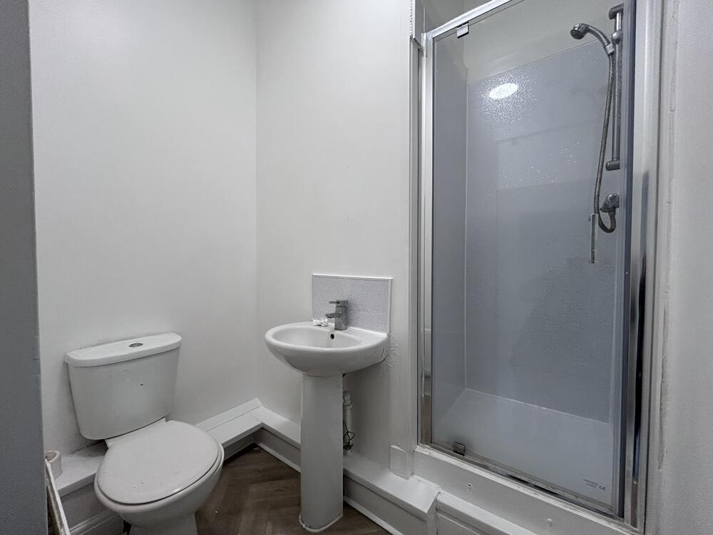Flat 4, 166 York Road, Southend-On-Sea, Essex SS1 2DZ