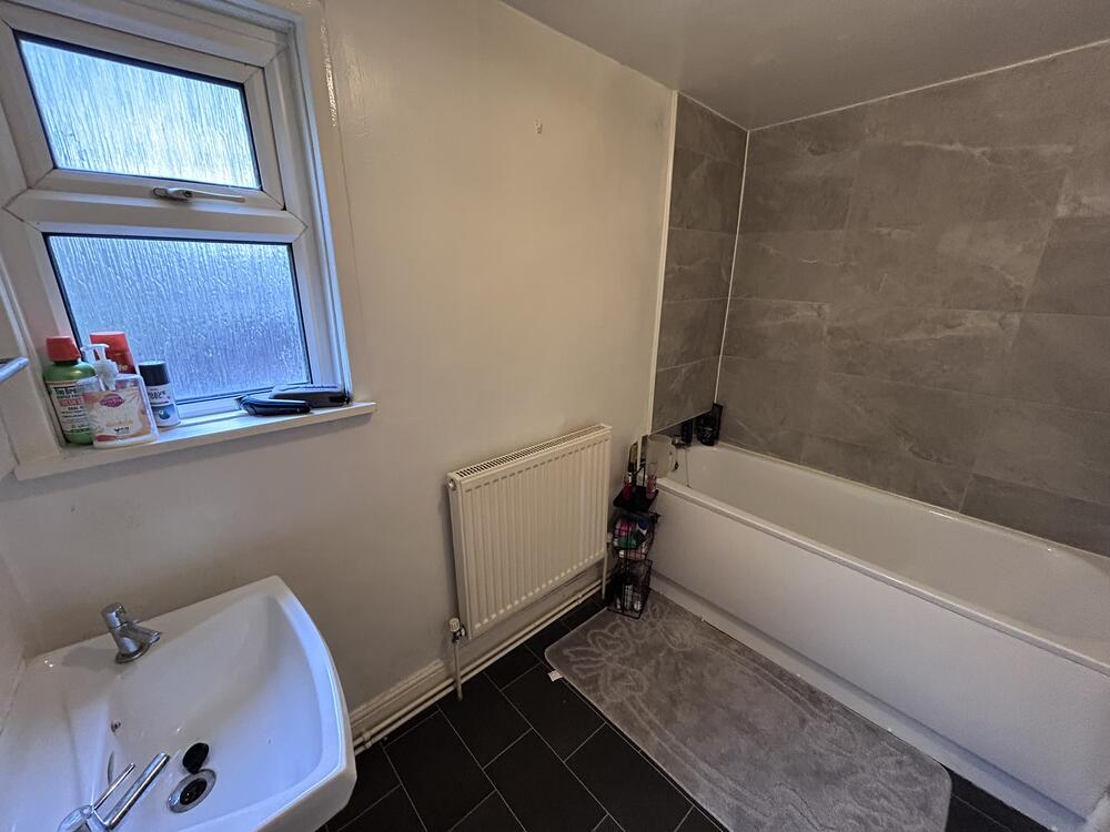 Flats 1 & 2, 11 Carlton Avenue, Ramsgate, Kent CT11 9BP