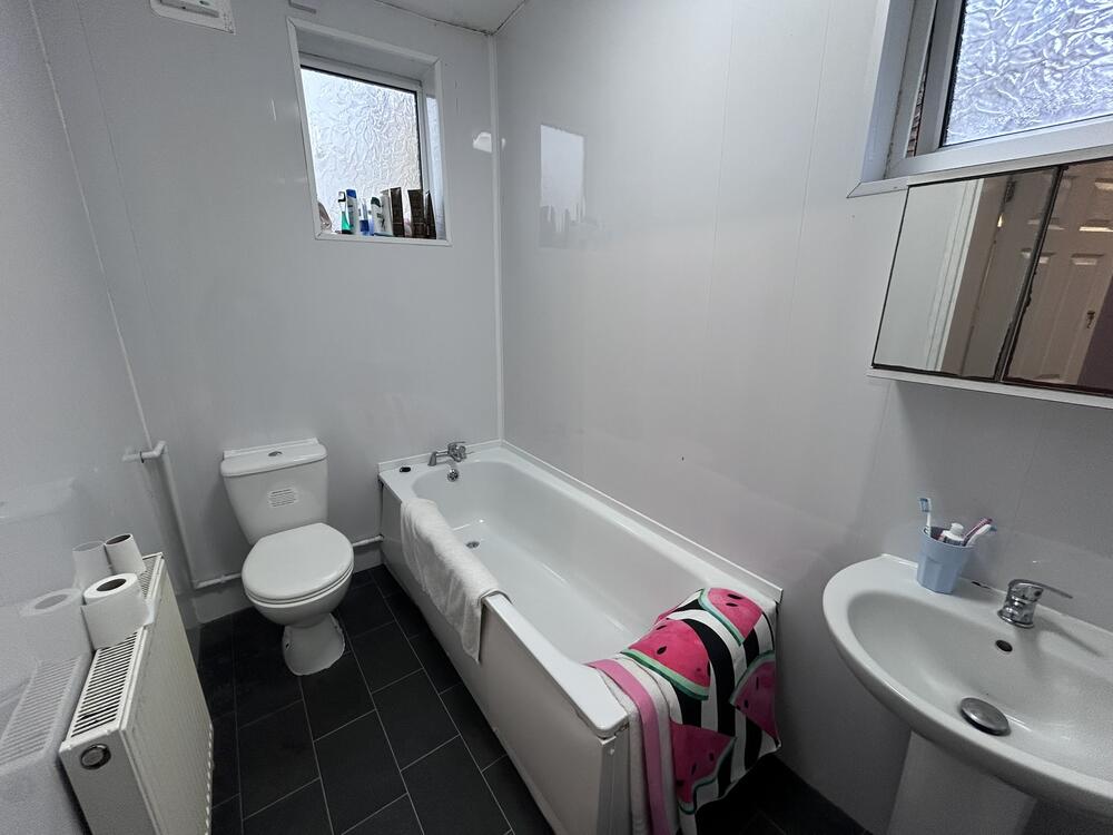 Flats 1 & 2, 11 Carlton Avenue, Ramsgate, Kent CT11 9BP