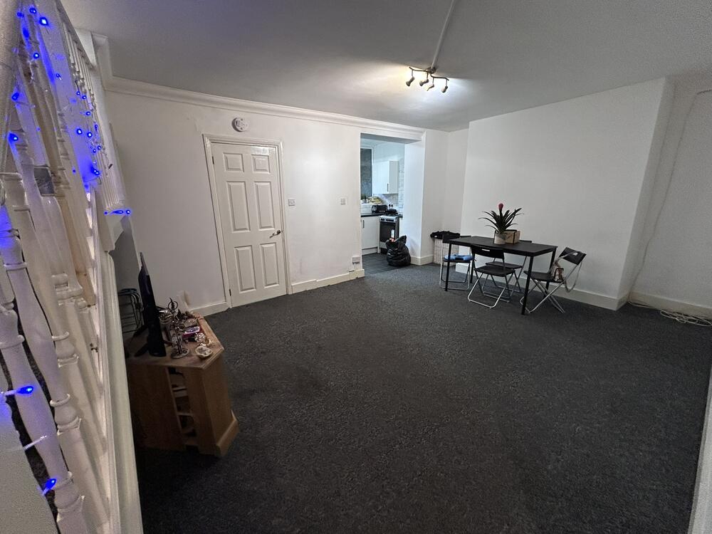 Flats 1 & 2, 11 Carlton Avenue, Ramsgate, Kent CT11 9BP