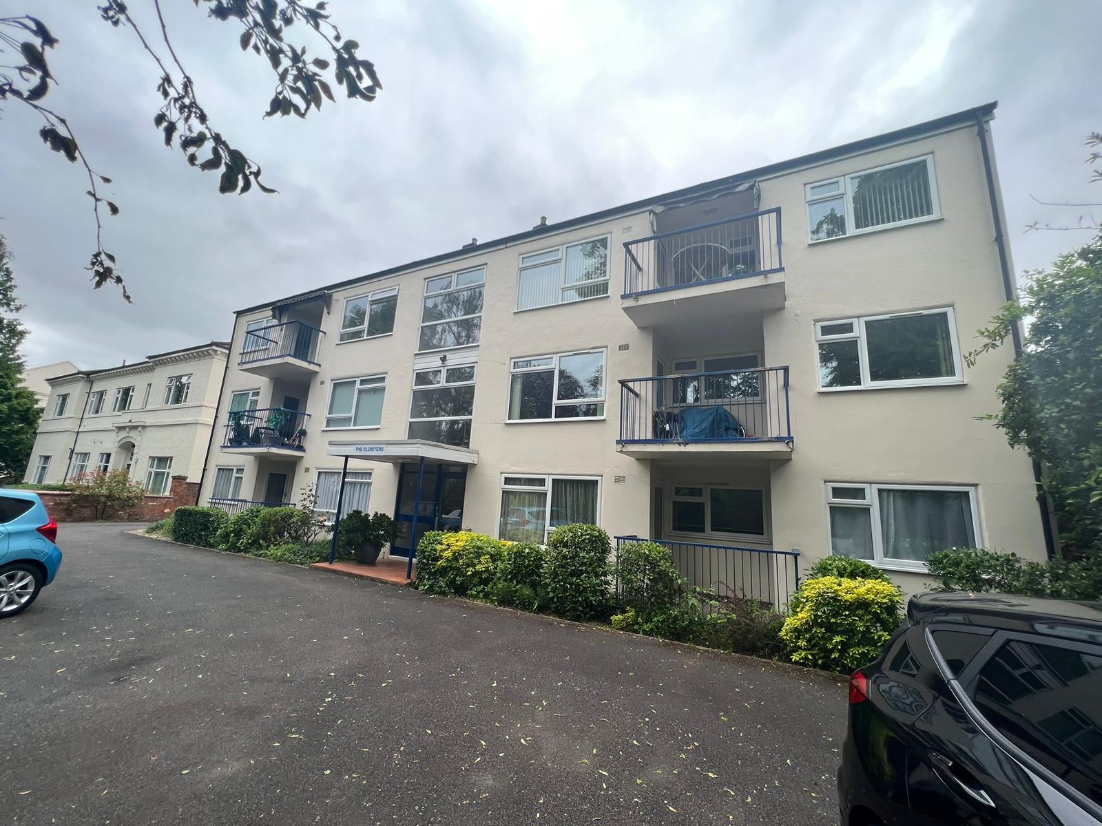 Loveitts Auctions Flat 2, The Cloisters, 55 Kenilworth Road