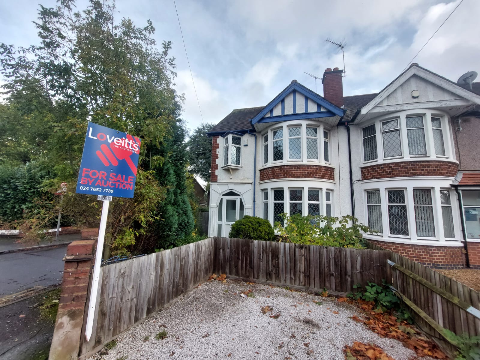 Loveitts Auctions 32 Church Lane, Lower Stoke, Coventry, West