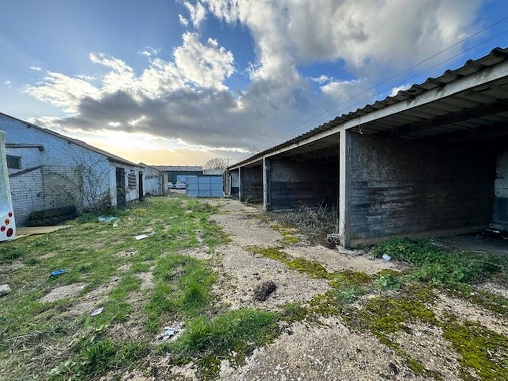 Whitethorns Farm, Ashley Green Road, Chesham, Buckinghamshire HP5 3PE