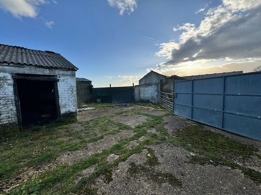 Whitethorns Farm, Ashley Green Road, Chesham, Buckinghamshire HP5 3PE