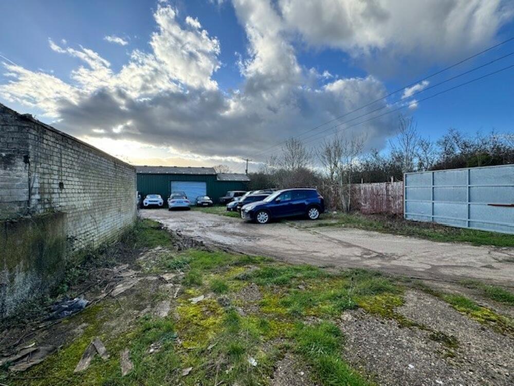Whitethorns Farm, Ashley Green Road, Chesham, Buckinghamshire HP5 3PE
