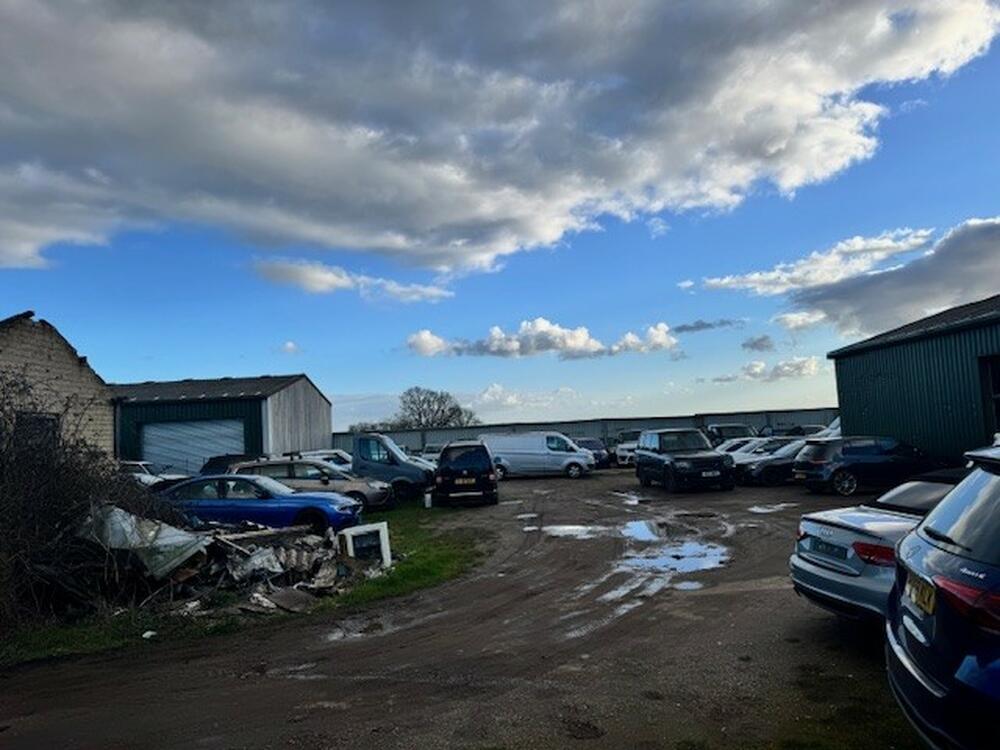 Whitethorns Farm, Ashley Green Road, Chesham, Buckinghamshire HP5 3PE