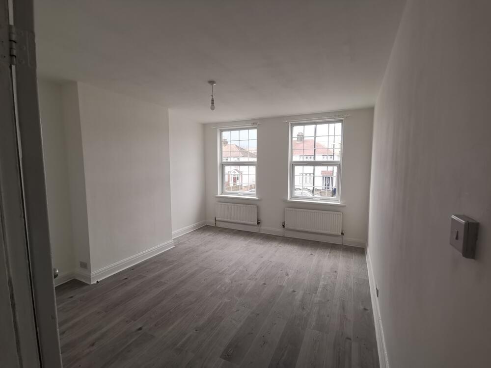 28 , Links View, Greenford Lane, Greenford, Middlesex UB6 9AT