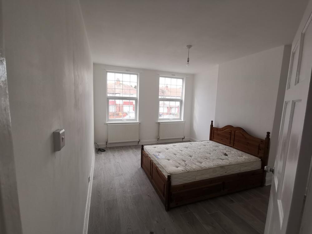 28 , Links View, Greenford Lane, Greenford, Middlesex UB6 9AT