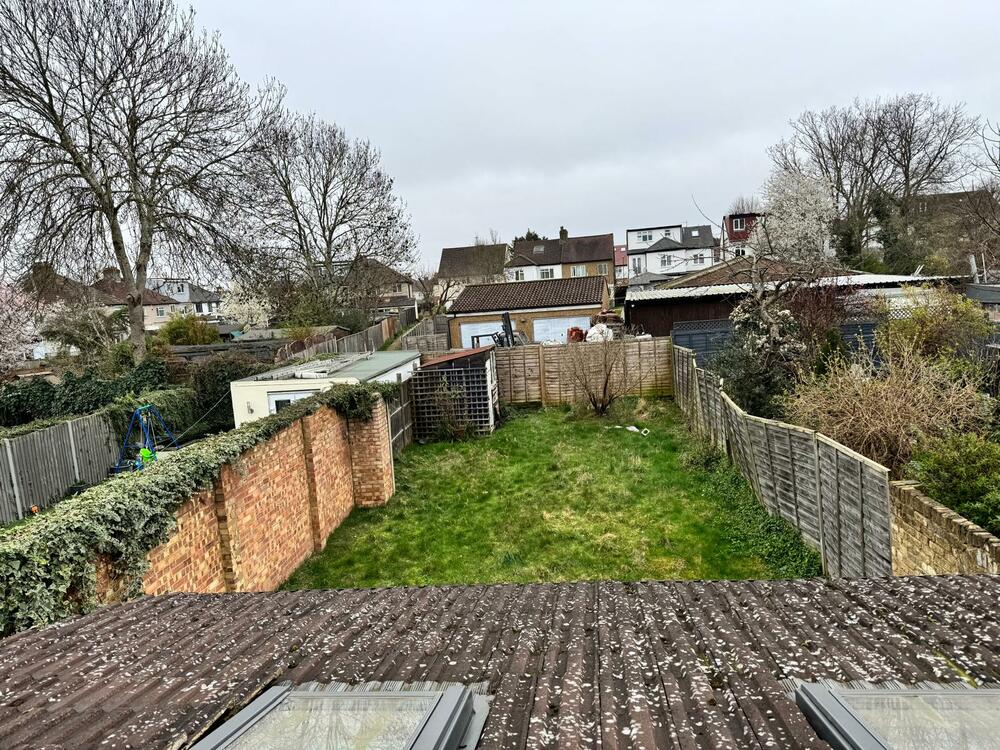 5 , Tonfield Road, Sutton, Surrey SM3 9JP