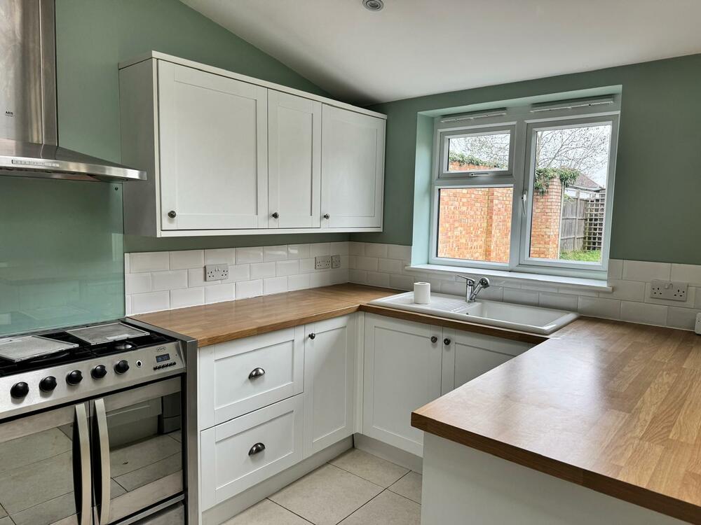 5 , Tonfield Road, Sutton, Surrey SM3 9JP