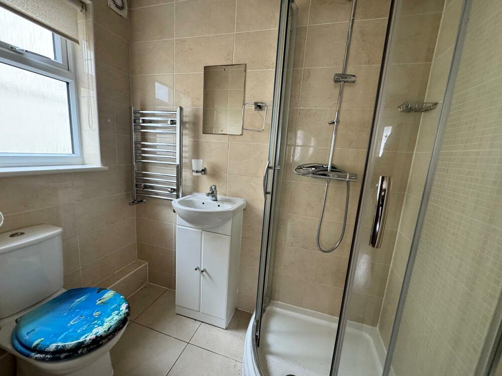 5 , Tonfield Road, Sutton, Surrey SM3 9JP