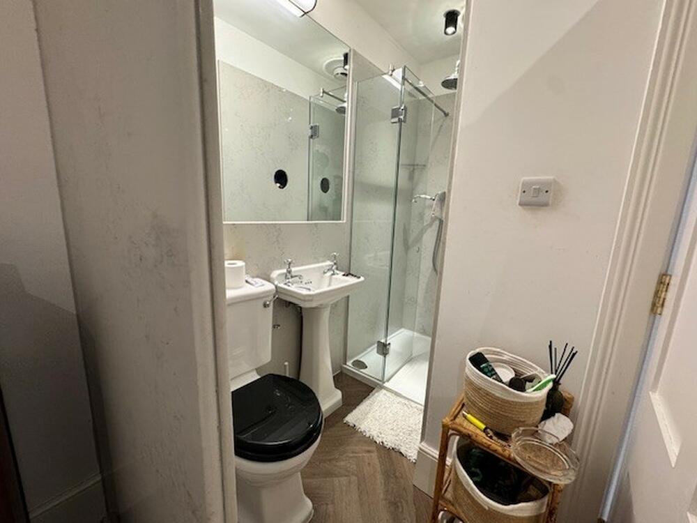 27 , Lansdowne Place, Hove, East Sussex BN3 1HF