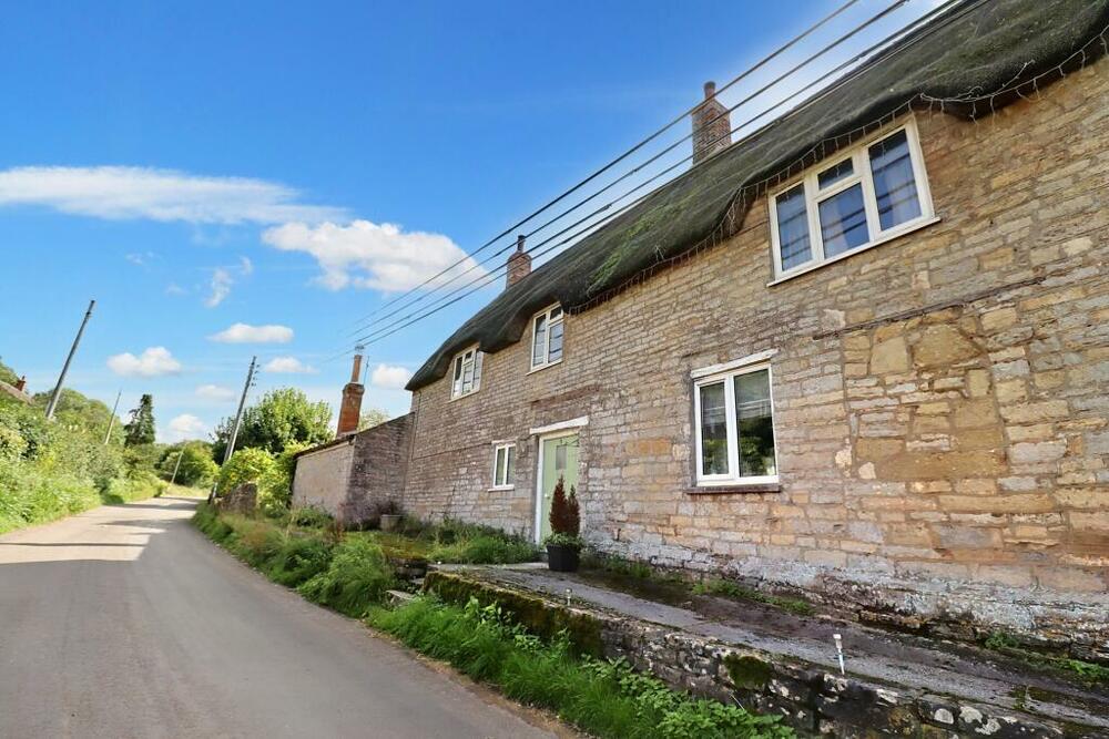 1 Burts Cottages property image 1