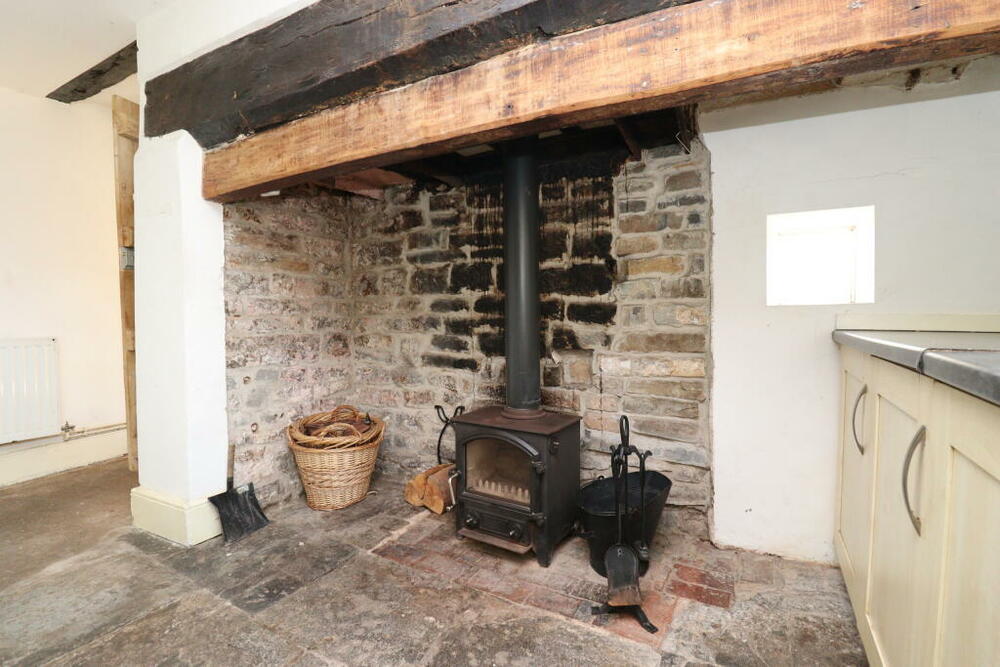 1 Burts Cottages property image 4