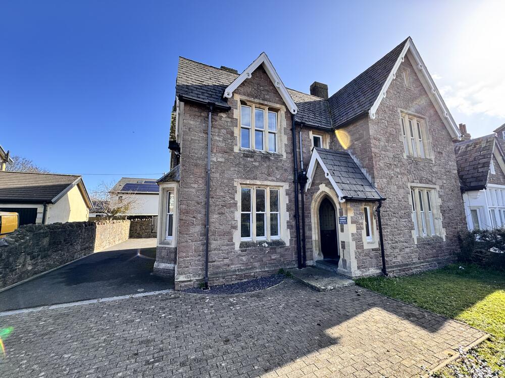 Court Lodge property image 2
