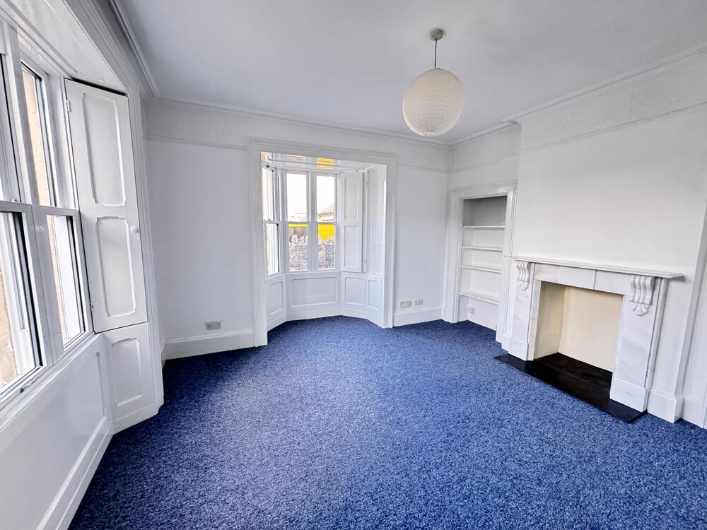 Court Lodge property image 3