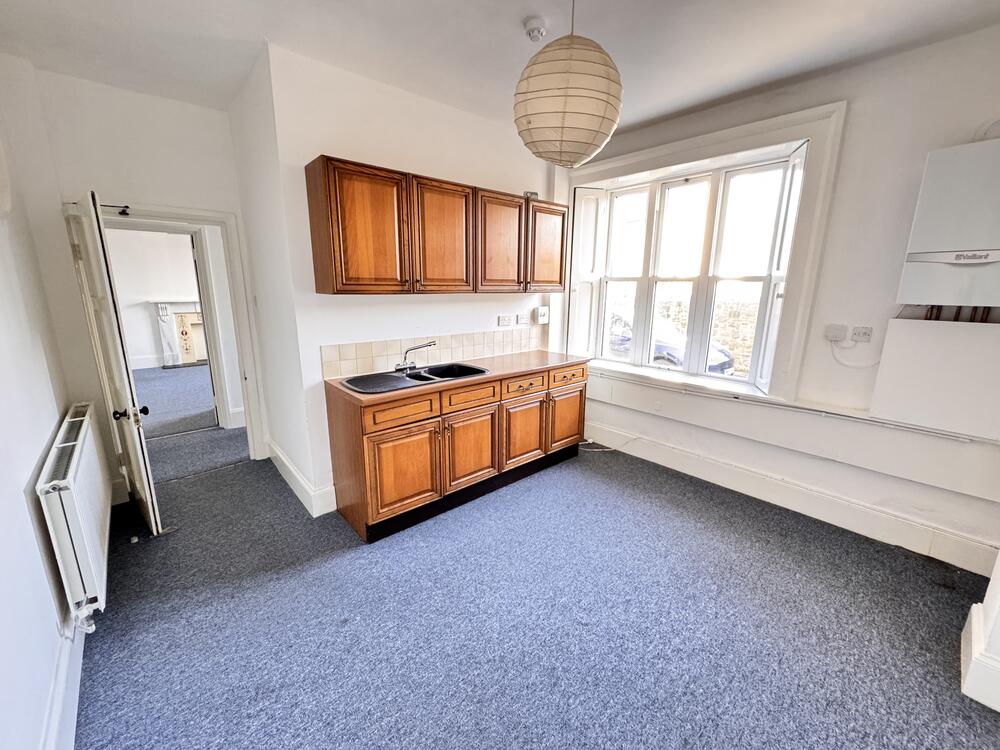Court Lodge property image 6