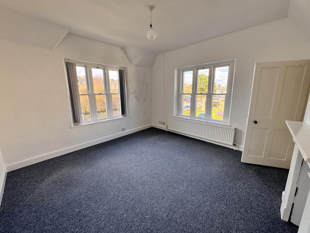 Court Lodge property image 12