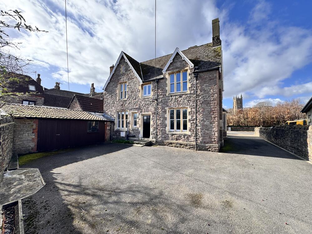 Court Lodge property image 15