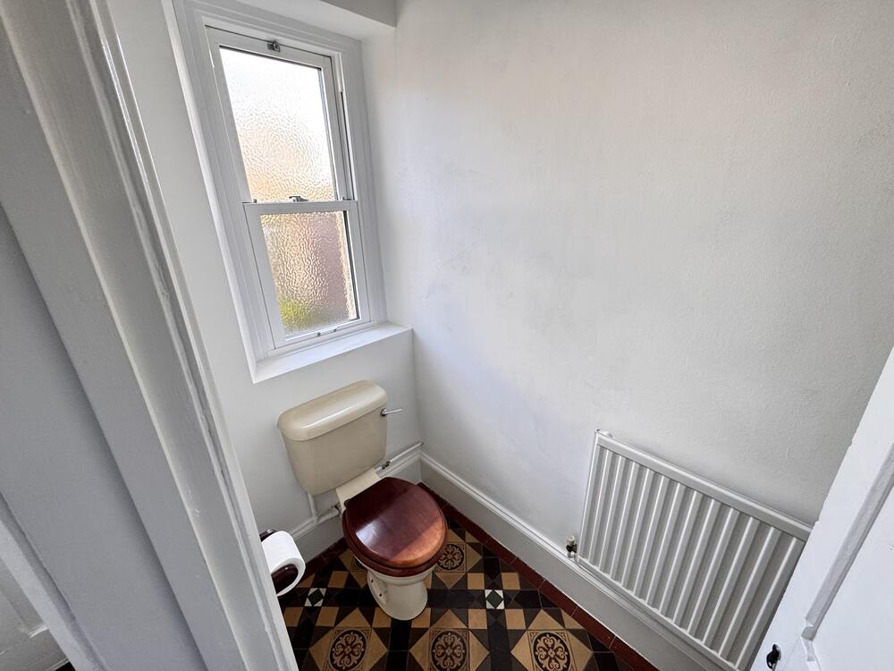 Court Lodge property image 5
