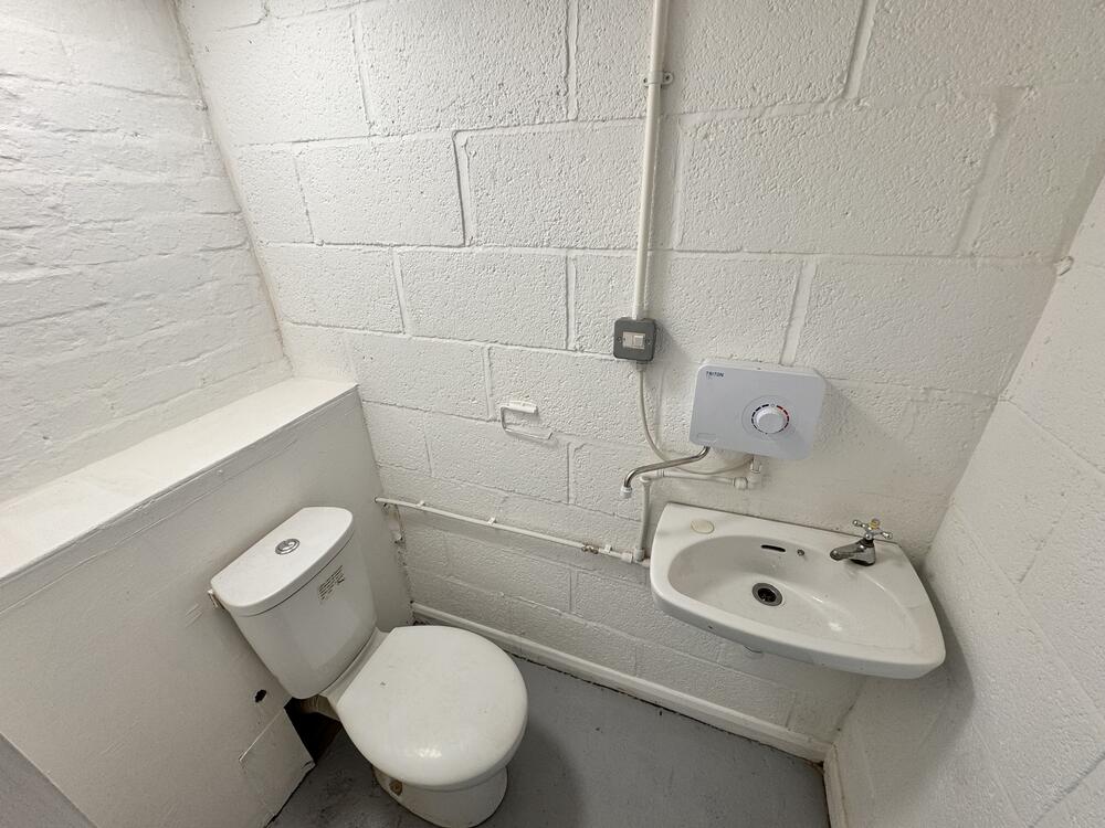 9A Broadmead Lane Industrial Estate property image 6