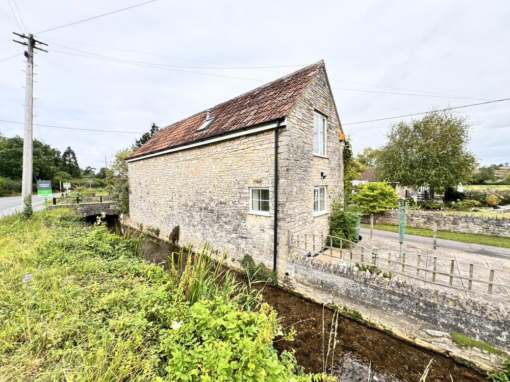 Riverside Barn property image 3