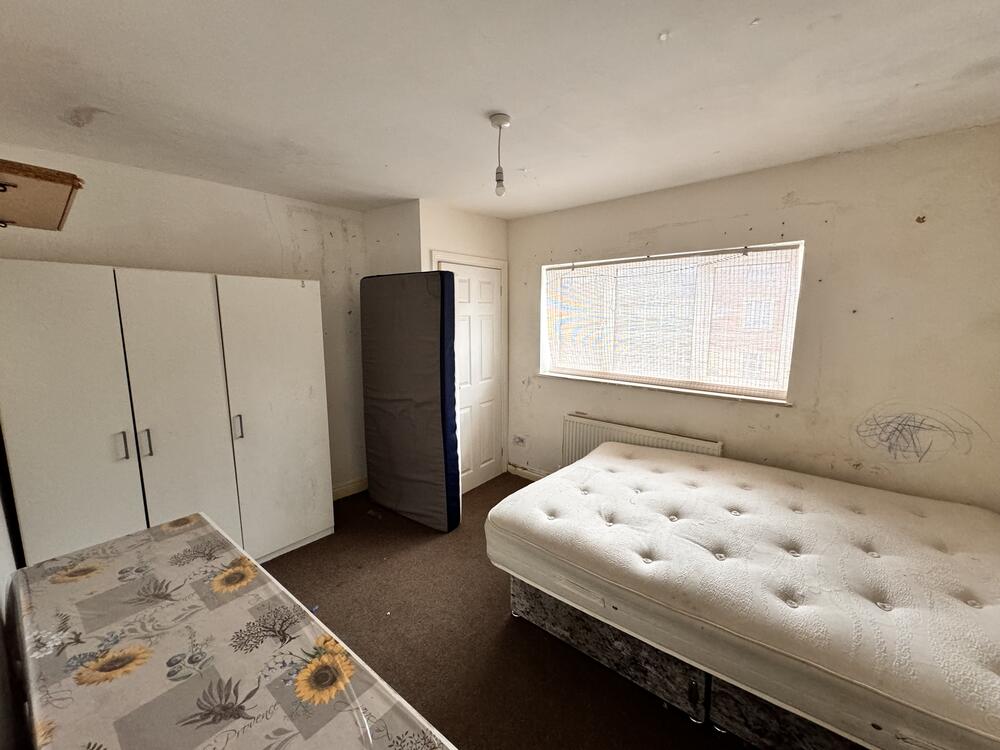 2 Brookside Road property image 12