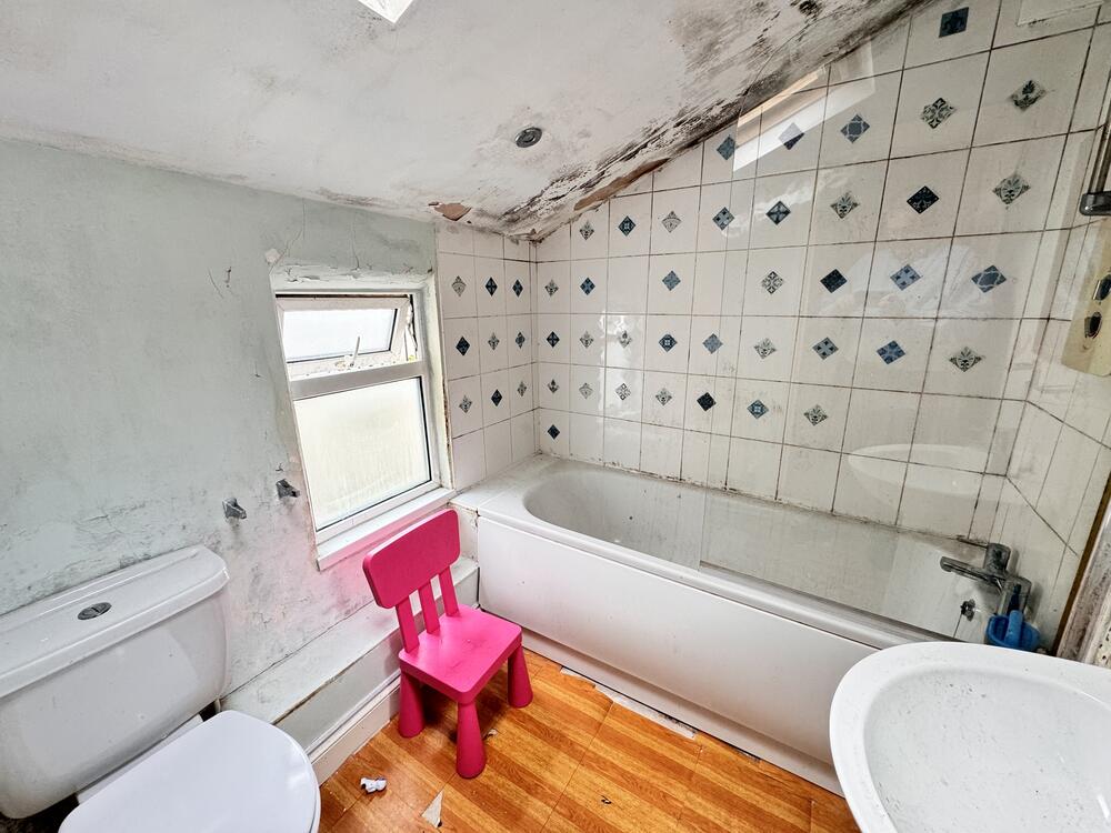 2 Brookside Road property image 10