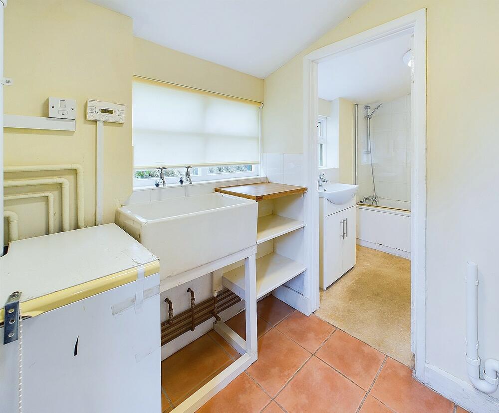 6 Cholwell Cottages property image 4