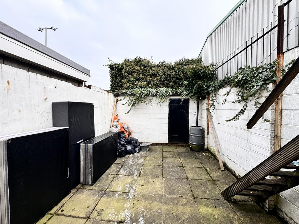 8 Victoria Road property image 4