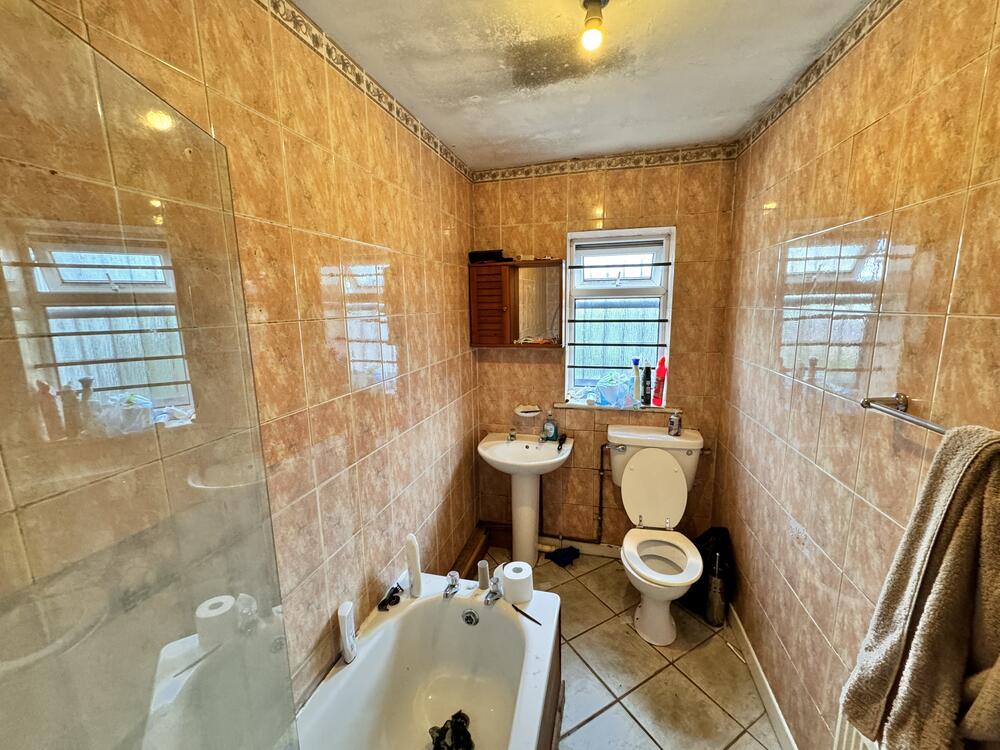 8 Victoria Road property image 8