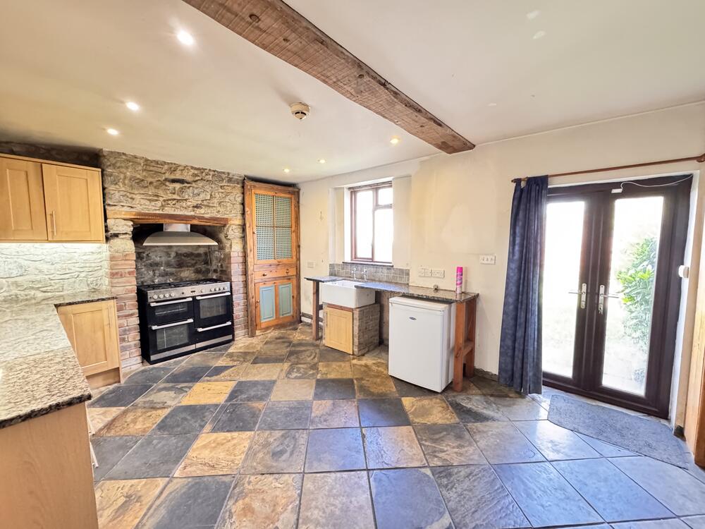 10 Bath Road property image 6
