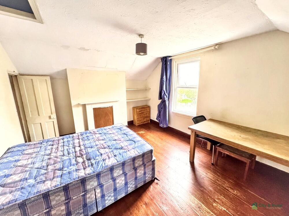 7 Southernhay Crescent property image 11