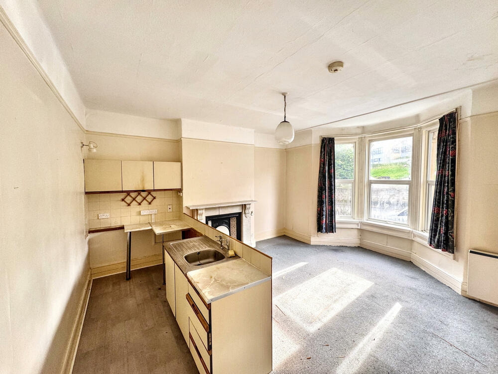 58 Lower Oldfield Park property image 4