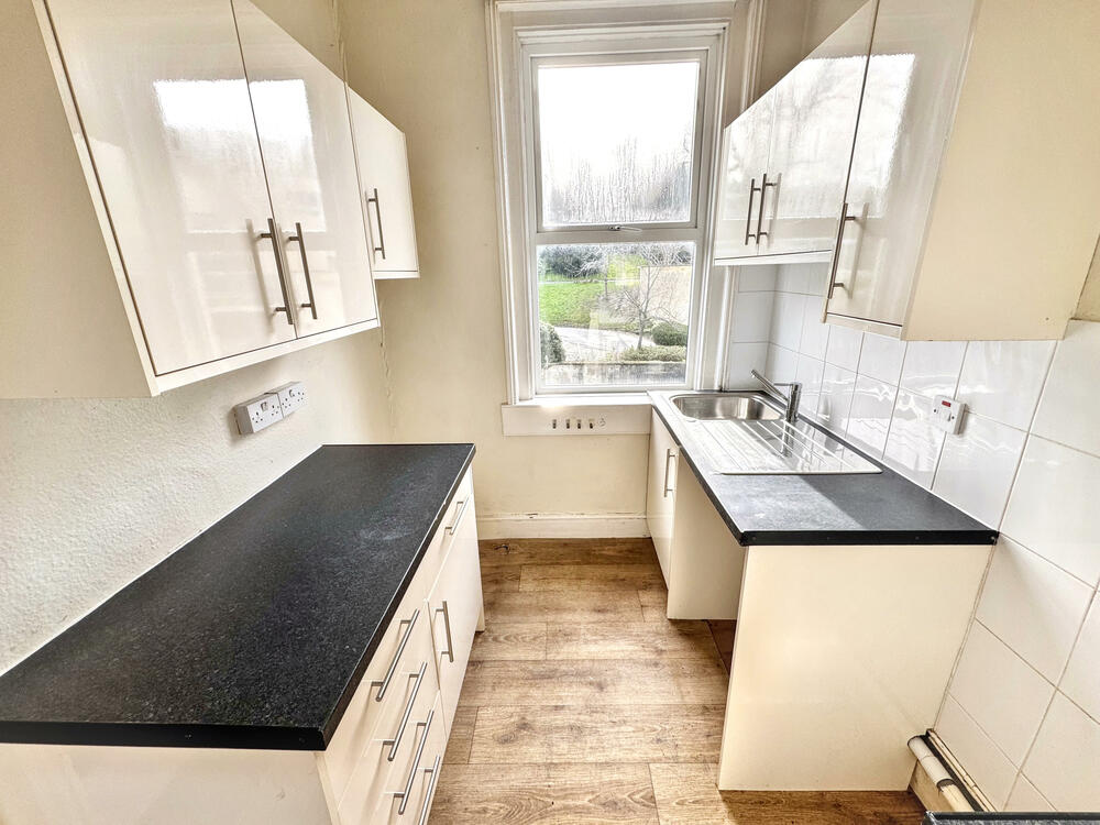 58 Lower Oldfield Park property image 10