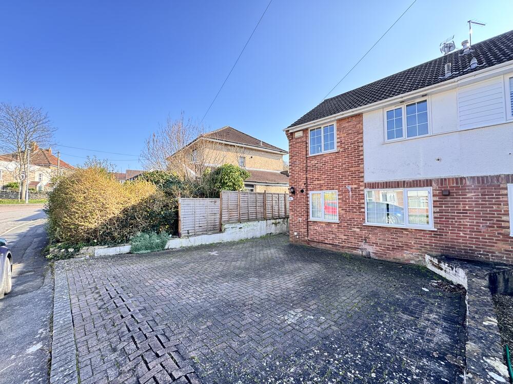 14 Crane Close property image 2