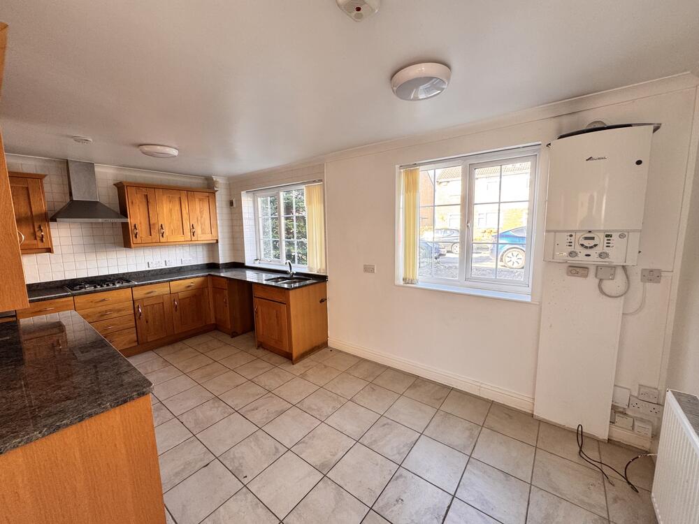 14 Crane Close property image 4