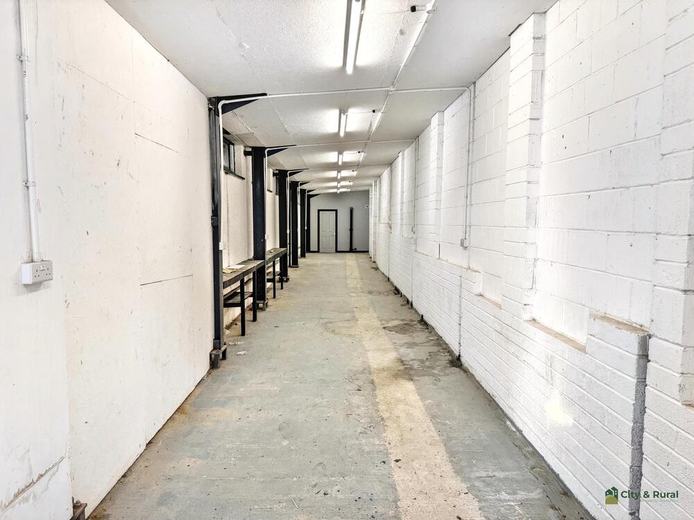 16 and 16A Emery Road property image 8