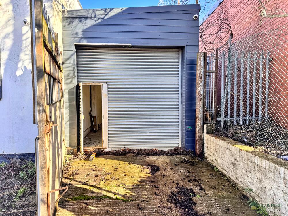 16 and 16A Emery Road property image 2