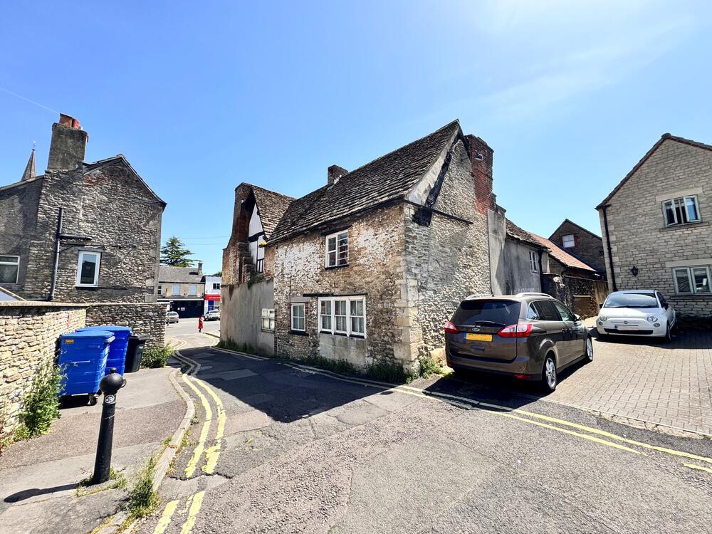 The Rose and Crown, 22 Market Place property image 4