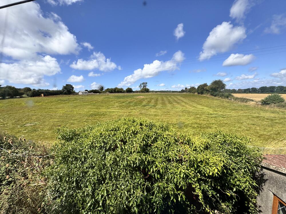 Chapel House property image 18