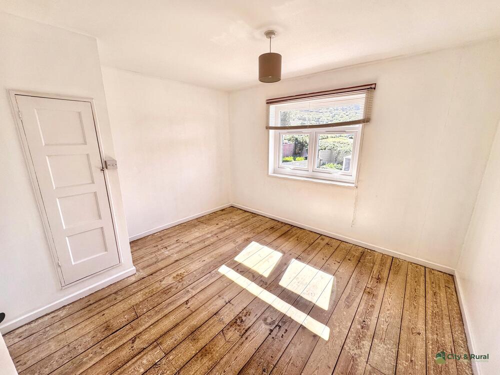14 Redford Crescent property image 8