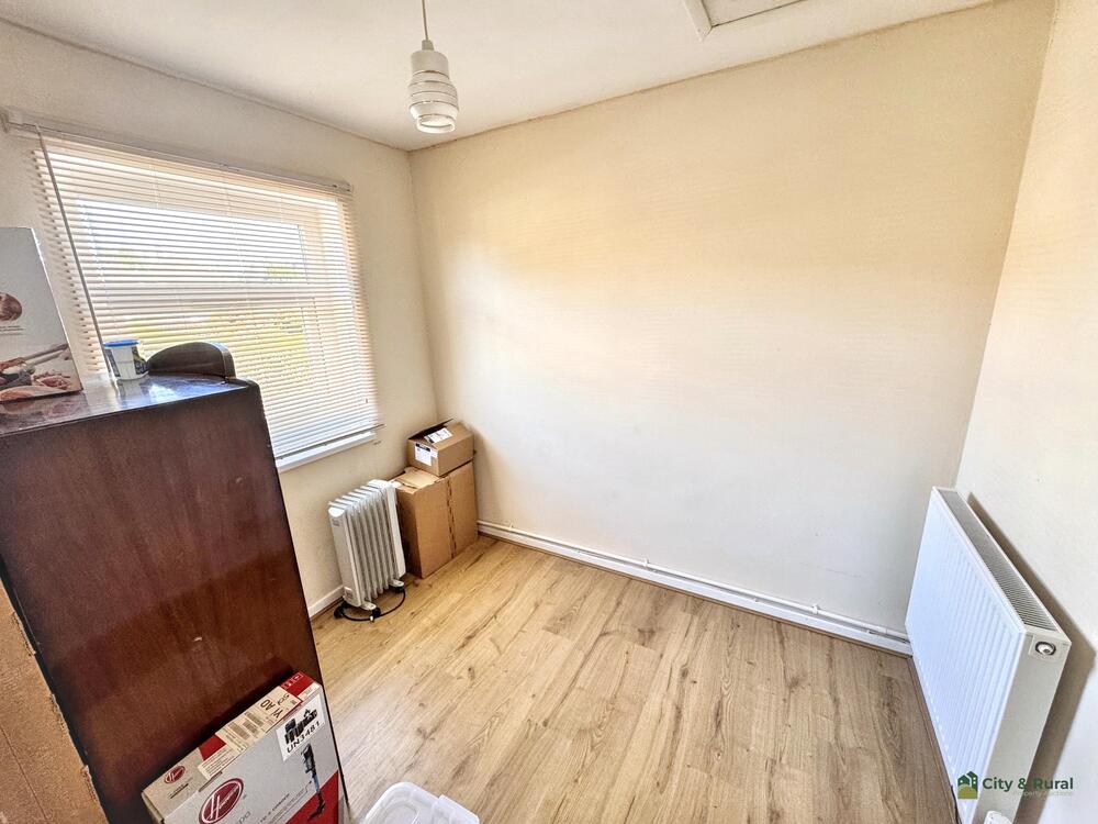 14 Redford Crescent property image 10