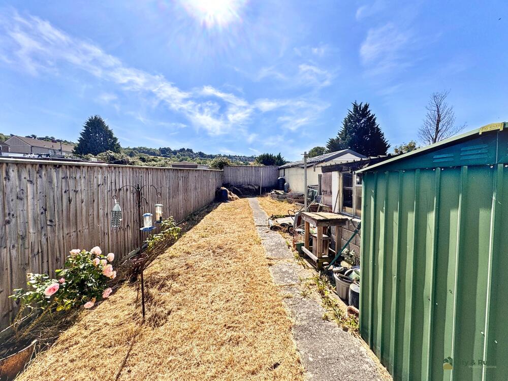 14 Redford Crescent property image 14
