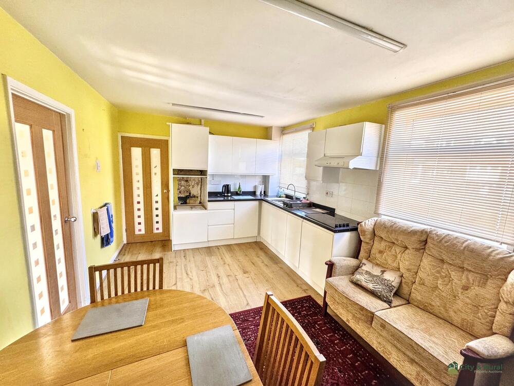 14 Redford Crescent property image 3