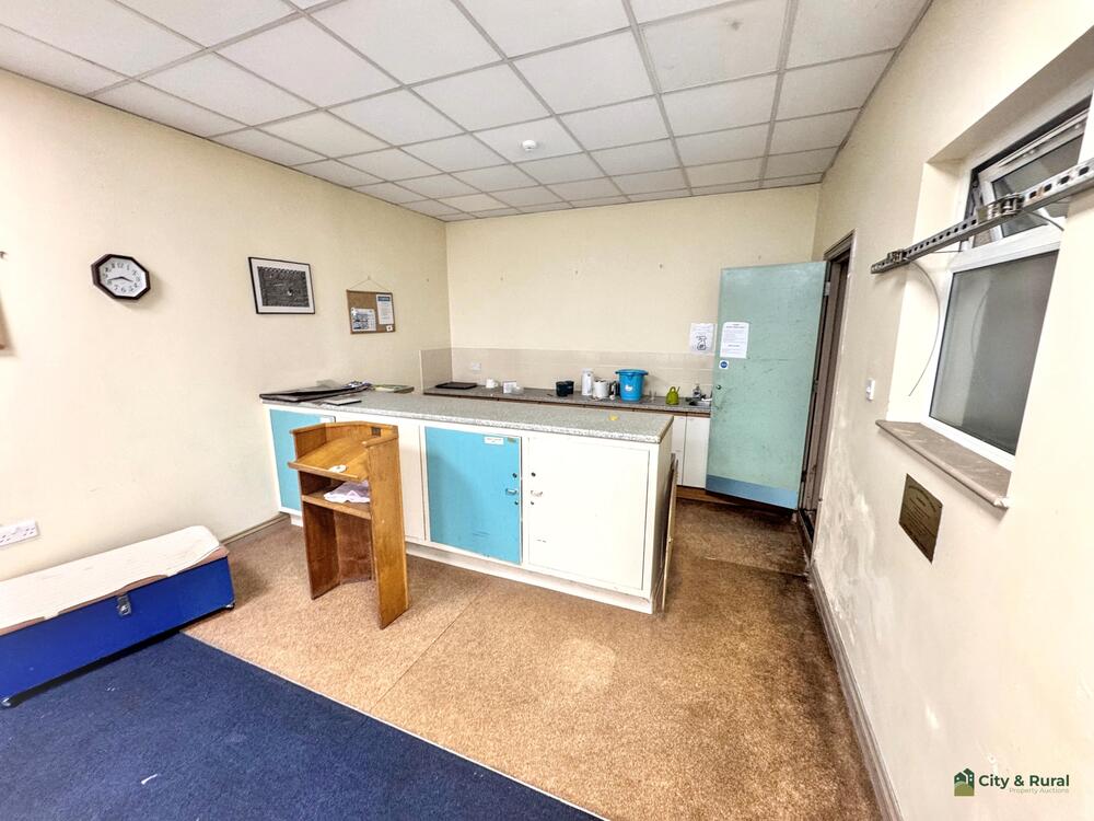 119-121 Fishponds Road property image 9
